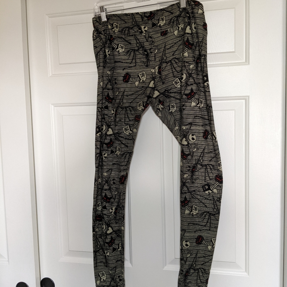 Tall and Curvy Lularoe Nightmare Before Christmas Leggings